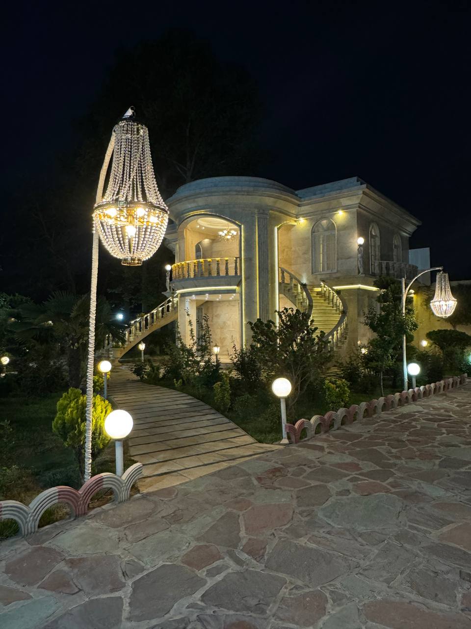 باغ 2