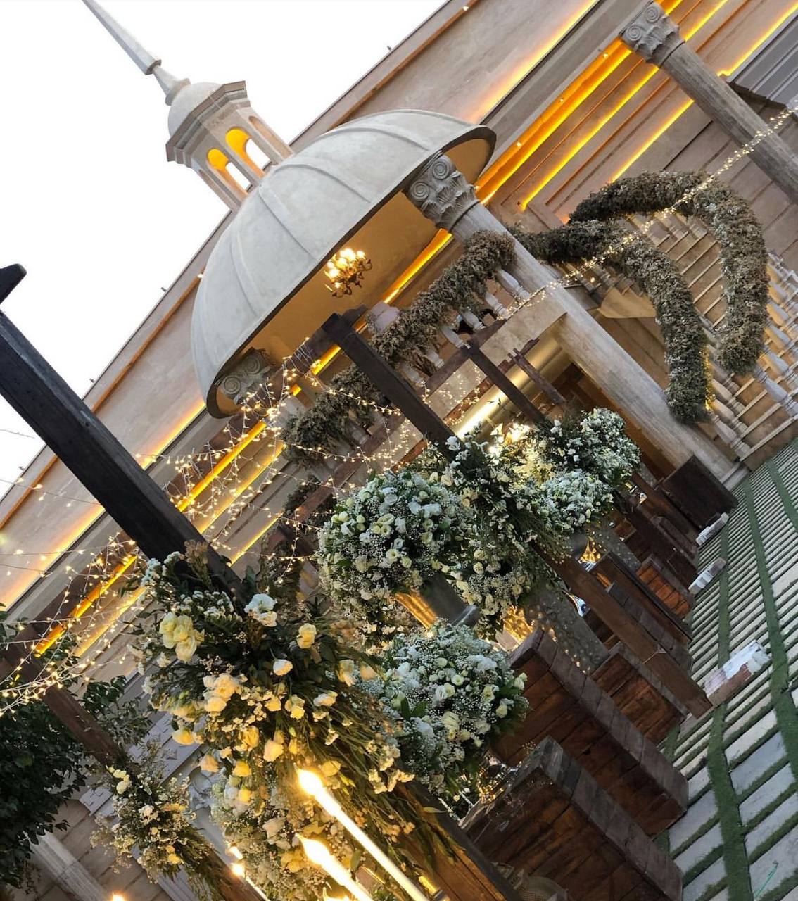 باغ 8
